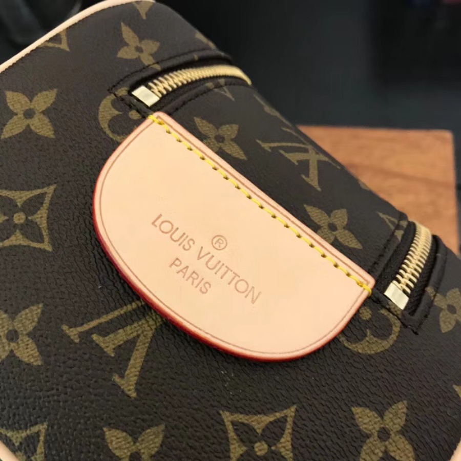 M47528, KING SIZE TOILETRY BAG, Louis Vuitton LV, Monogram canvas