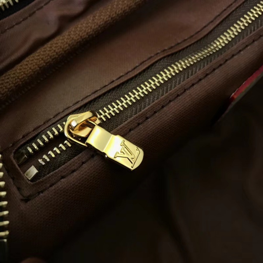 M47528, KING SIZE TOILETRY BAG, Louis Vuitton LV, Monogram canvas