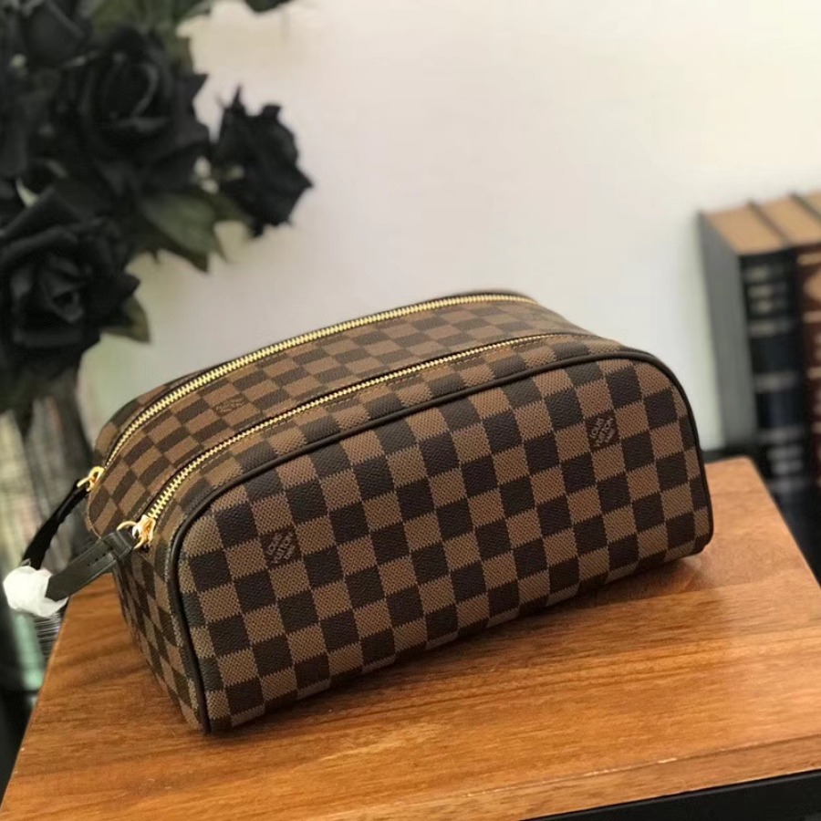 N47527, KING SIZE TOILETRY BAG, Louis Vuitton LV, Monogram canvas