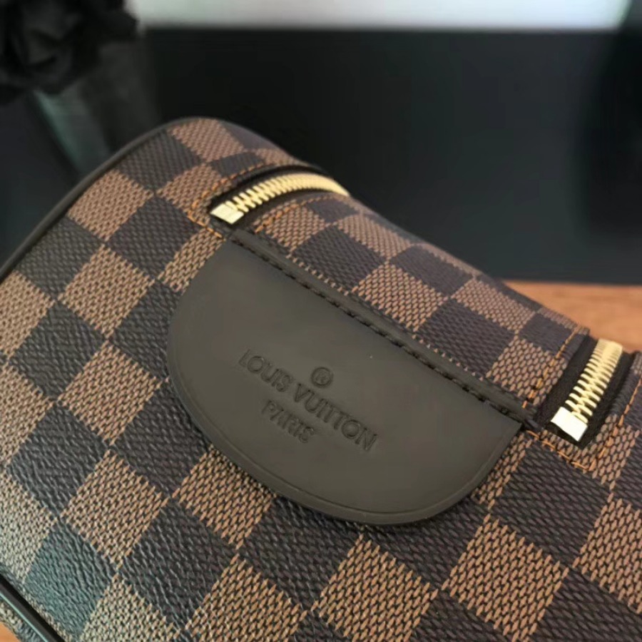 N47527, KING SIZE TOILETRY BAG, Louis Vuitton LV, Monogram canvas