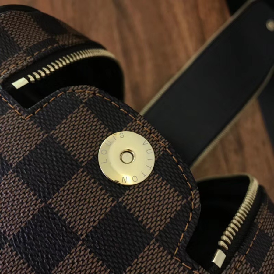 N47527, KING SIZE TOILETRY BAG, Louis Vuitton LV, Monogram canvas