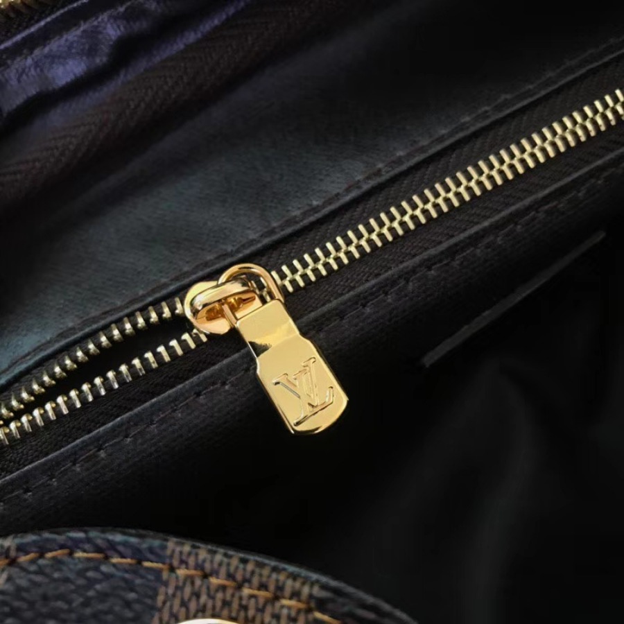 N47527, KING SIZE TOILETRY BAG, Louis Vuitton LV, Monogram canvas