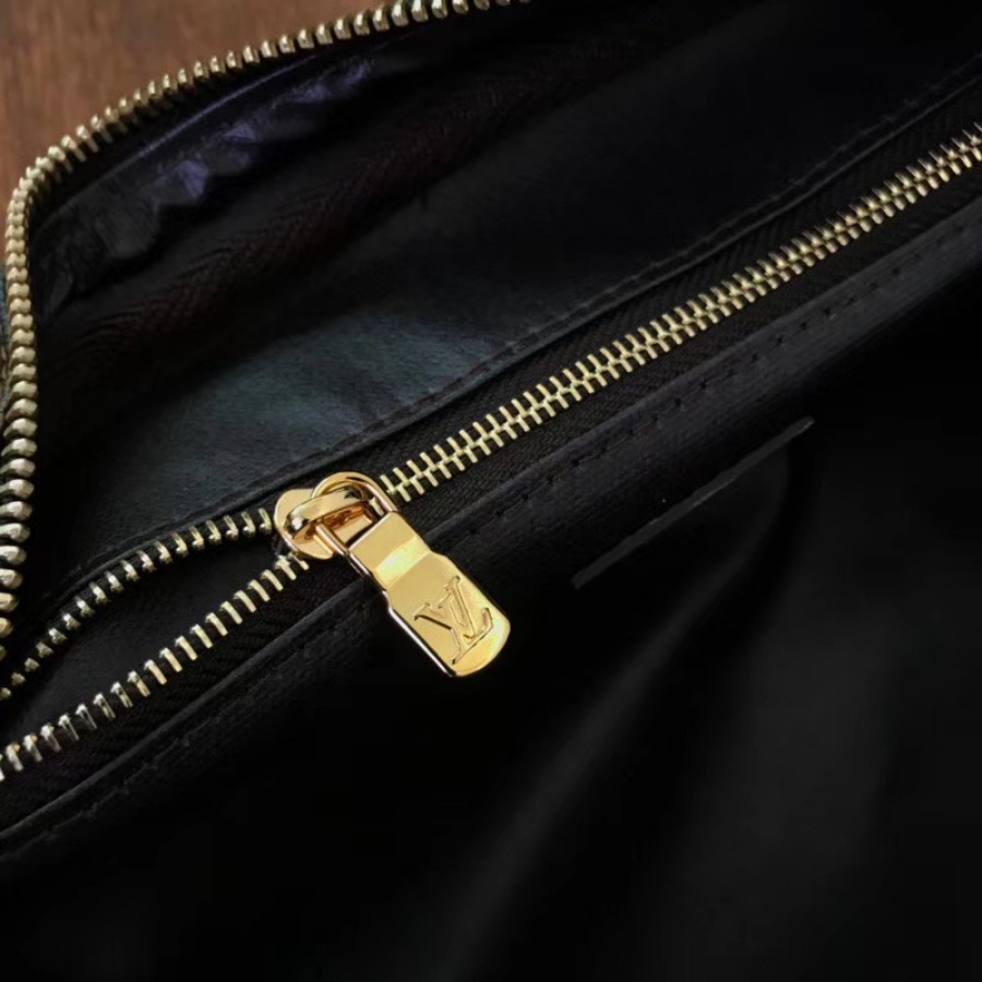N47527, KING SIZE TOILETRY BAG, Louis Vuitton LV, Monogram canvas