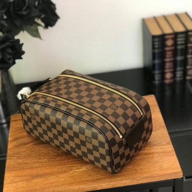 N47527, KING SIZE TOILETRY BAG, Louis Vuitton LV, Monogram canvas
