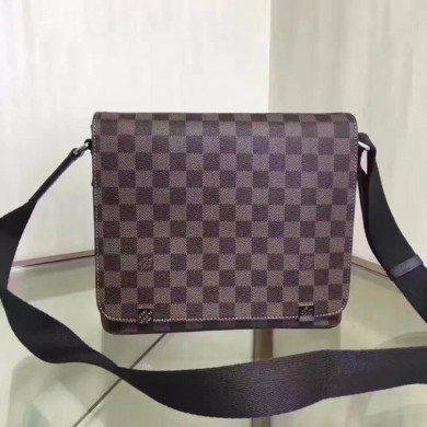 Louis Vuitton LV, DISTRICT PM N41031, 9.8 x 8.7 x 3.1 inches