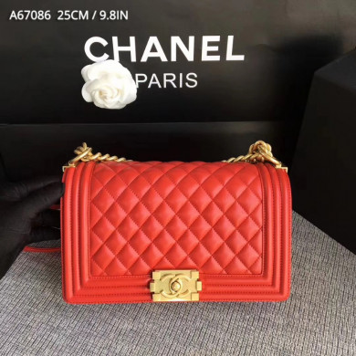 A67086, CHANEL BOY CHANEL HANDBAG, LAMBSKIN
