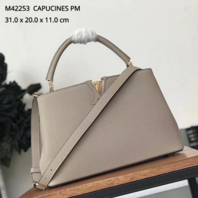 M42253, Louis Vuitton LV, Capucines PM Taurillon - Handbags