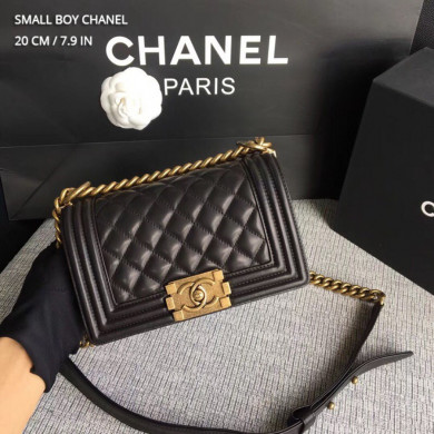 SMALL BOY CHANEL HANDBAG, LAMBSKIN, 20CM / 7.9 IN