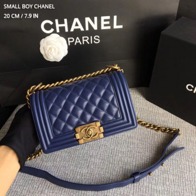 SMALL BOY CHANEL HANDBAG, LAMBSKIN, 20CM / 7.9 IN