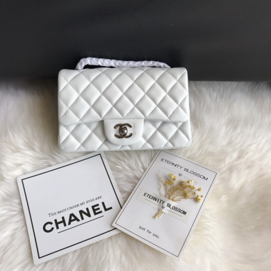 A01116, Classic Handbag, Chanel handbag, Lambskin