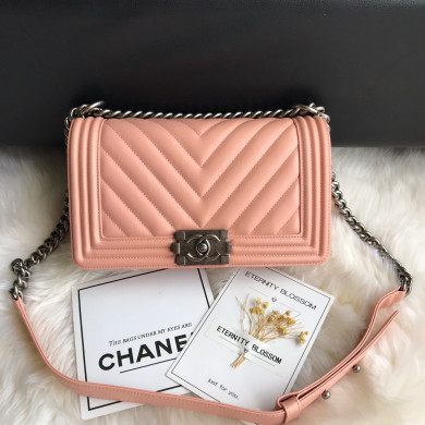  A67086, BOY CHANEL Handbag, Calfskin & Ruthenium-Finish Metal