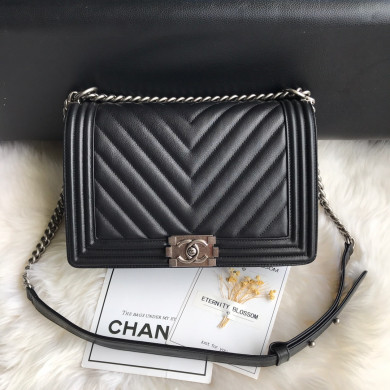 A92193, Large BOY CHANEL Handbag, Calfskin & Ruthenium-Finish Metal