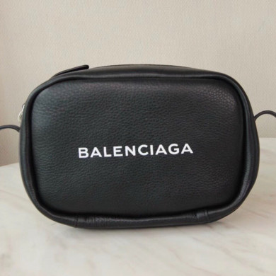 EVERYDAY CAMERA BAG XS, Small calfskin bag with Balenciaga logo