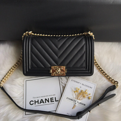  A67086, BOY CHANEL Handbag, Calfskin & Ruthenium-Finish Metal