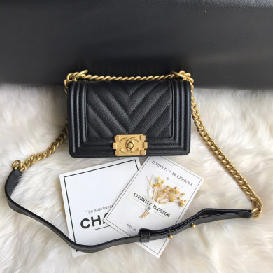 A67085, Small BOY CHANEL Handbag, Calfskin