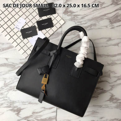 378299 CLASSIC SAC DE JOUR SMALL IN SMOOTH LEATHER, YSL Saint Laurent