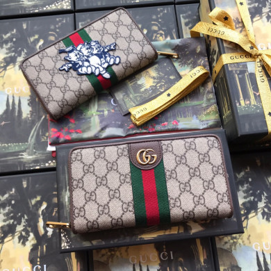 557696, Zip around wallet with Three Little Pigs, GUCCI WALLET CHINESE NEW YEAR