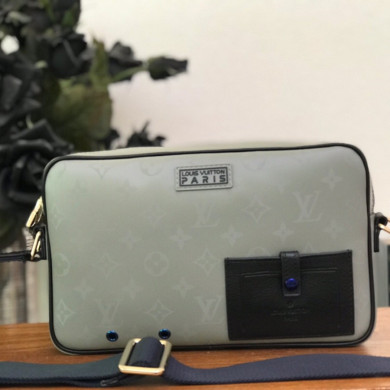 M44169 ALPHA MESSENGER, Louis Vuitton LV