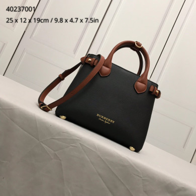 Burberry, 40237001, The Small Banner in Leather and House Check