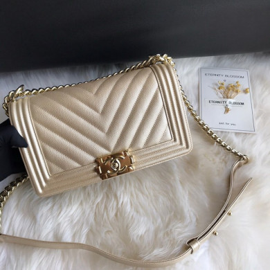  A67086, BOY CHANEL Handbag, Calfskin / CAVIAR