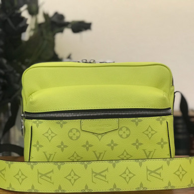 M30239 OUTDOOR MESSENGER, Louis Vuitton LV