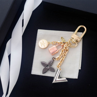 Louis Vuitton LV, key chain