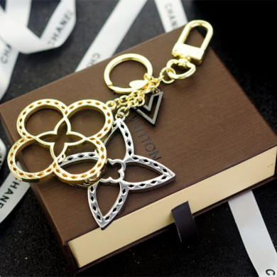 Louis Vuitton LV, key chain