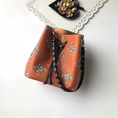M44717 NÉONOÉ, Louis Vuitton LV