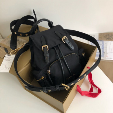 The Small Crossbody Rucksack in Nylon, 40759731, BURBERRY BACKPACKS