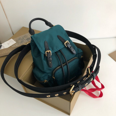The Small Crossbody Rucksack in Nylon, 40759731, BURBERRY BACKPACKS