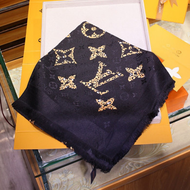 M75882 MONOGRAM GIANT JUNGLE SHAWL, LOUIS VUITTON LV