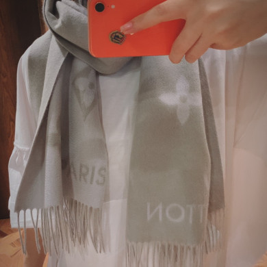 REYKJAVIK GRADIENT SCARF, LOUIS VUITTON LV