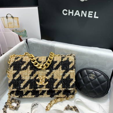 AP0985 chanel 19 wallet on chain & coin purse