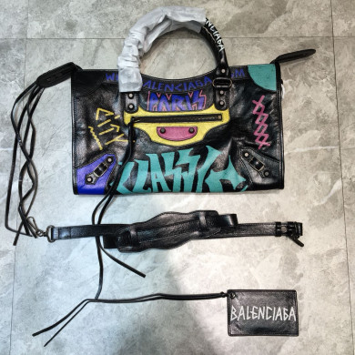 CLASSIC CITY SHOULDER BAG, BALENCIAGA HANDBAGS