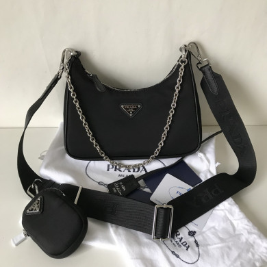 Prada Re-Edition 2005 nylon shoulder bag