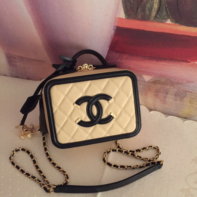 A93342 small vanity case, Chanel Handbag