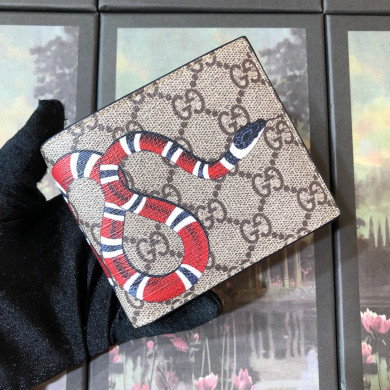 451268 Gucci Kingsnake print GG Supreme wallet
