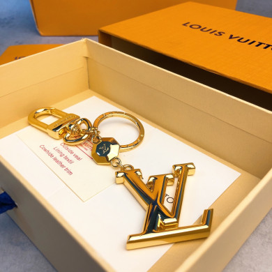 M65216 LV FACETTES BAG CHARM & KEY HOLDER, Louis Vuitton LV, key chain