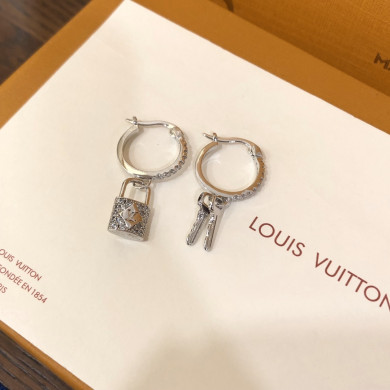 Earrings & Ear Stud, Louis Vuitton LV