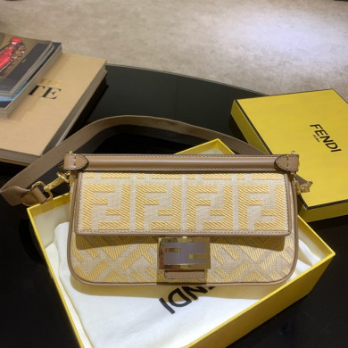 BAGUETTE , FENDI Natural straw bag