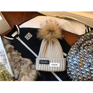 Chanel Skullies & Beanies, Hats