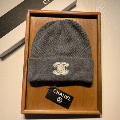 Chanel Skullies & Beanies, Hats