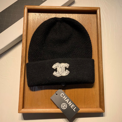 Chanel Skullies & Beanies, Hats