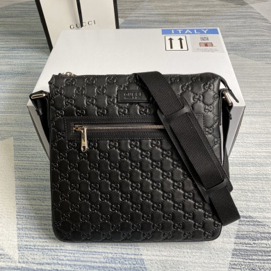 406408 Gucci Gucci Signature leather messenger