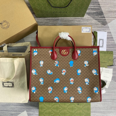 653952 Doraemon x Gucci large tote bag, gucci Tote Bags for Men