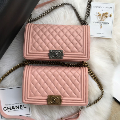 A67086, CHANEL BOY CHANEL HANDBAG, LAMBSKIN