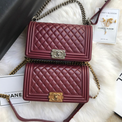 A67086, CHANEL BOY CHANEL HANDBAG, LAMBSKIN