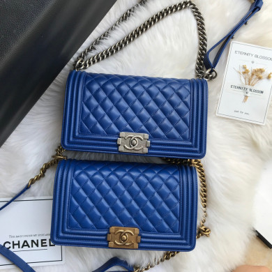 A67086, CHANEL BOY CHANEL HANDBAG, LAMBSKIN