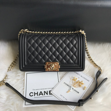 A67086, CHANEL BOY CHANEL HANDBAG, LAMBSKIN