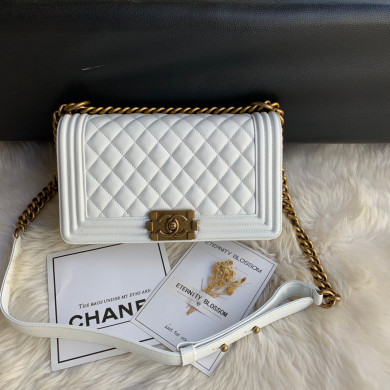A67086, CHANEL BOY CHANEL HANDBAG, LAMBSKIN